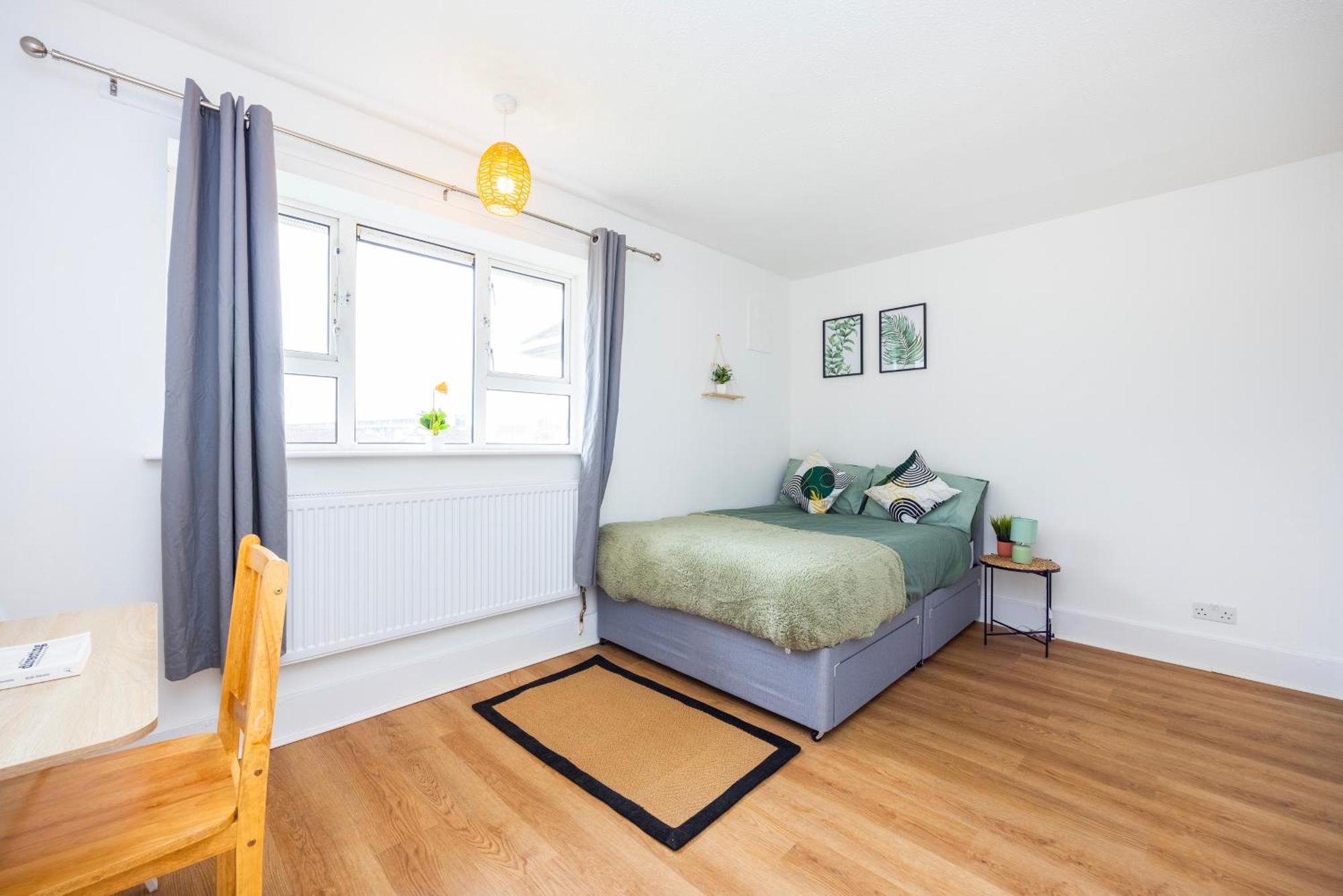 Excel O2 Stunning Large 3 Bedroom Apartment With Balcony Лондон Экстерьер фото