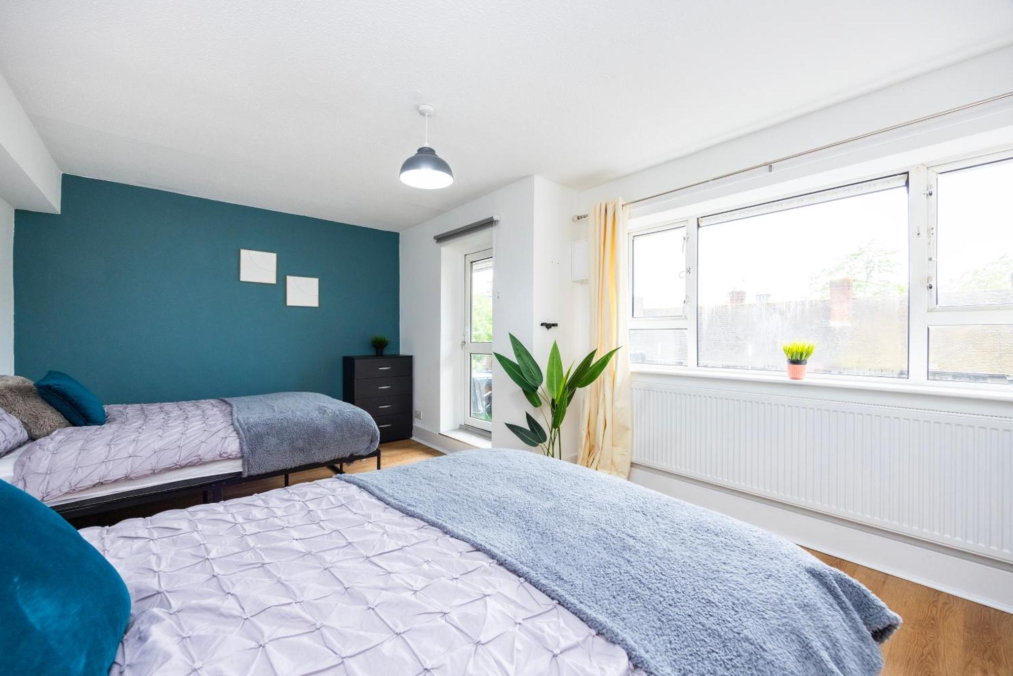 Excel O2 Stunning Large 3 Bedroom Apartment With Balcony Лондон Экстерьер фото