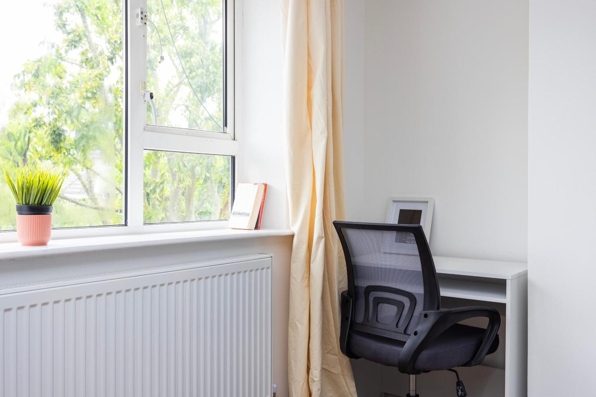 Excel O2 Stunning Large 3 Bedroom Apartment With Balcony Лондон Экстерьер фото